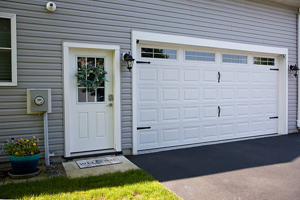 24/7 Emergency Garage Door Panel Replacement experts in Avenel, NJ